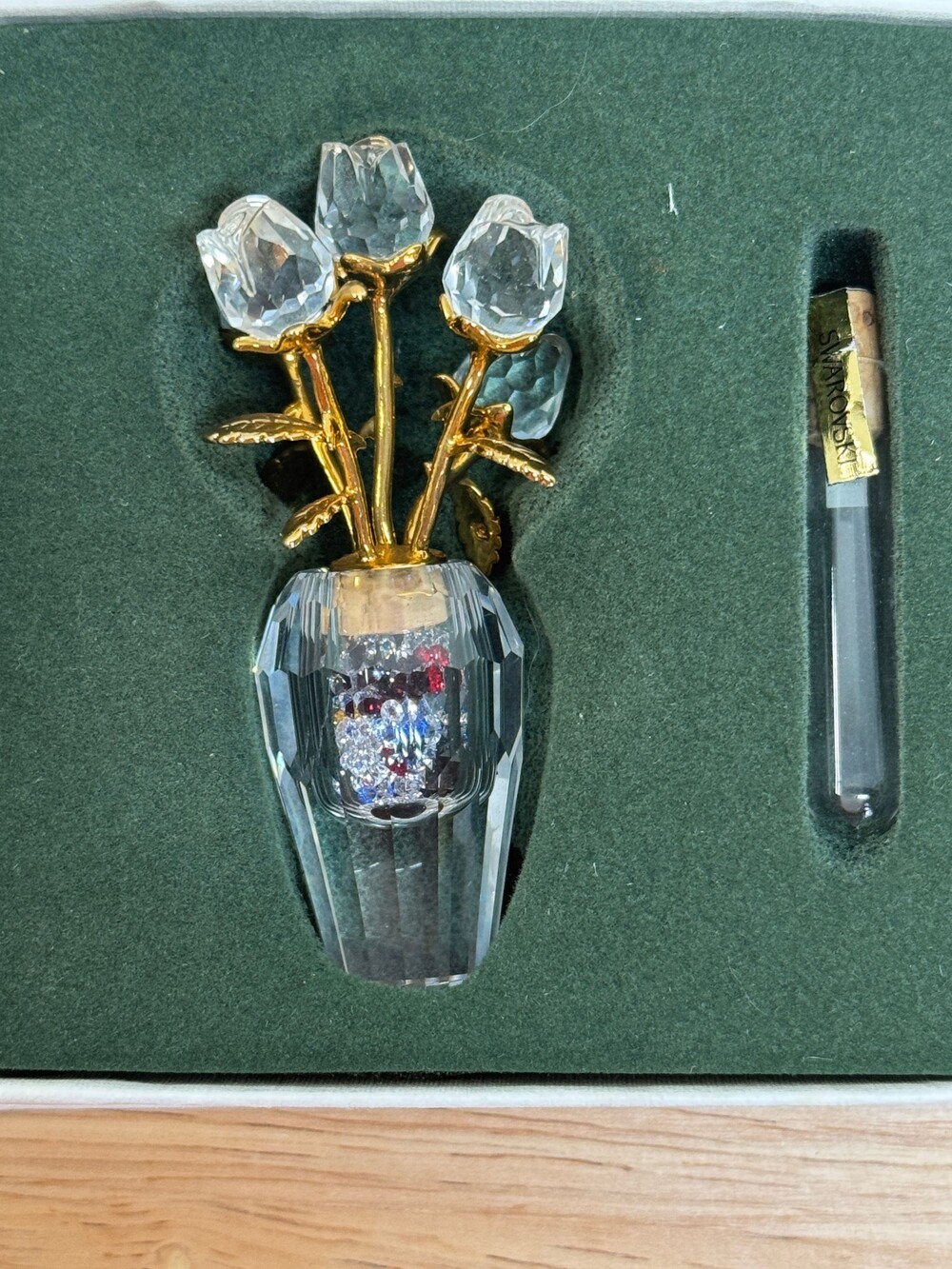 Swarovski Crystal-Memories Rose Vase Flacon-1997-210823 -RETIRED Crystals Inside